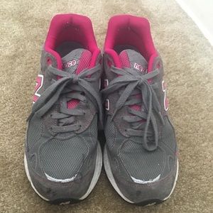 New Balance 990 Breast Cancer Edition